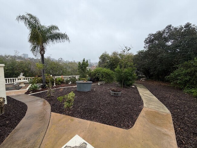 Building Photo - 3 bedroom house with amazing views