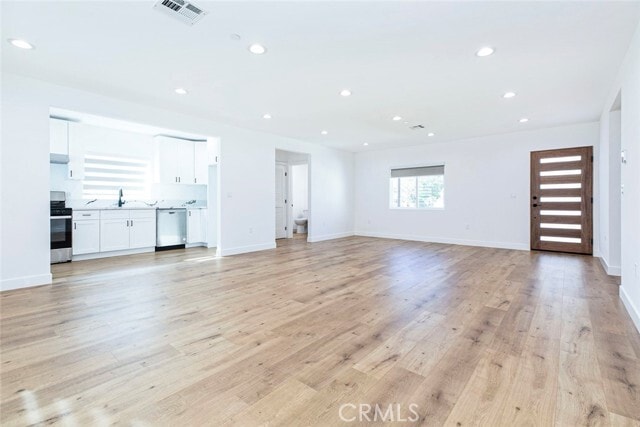 Building Photo - 12340 Lull St