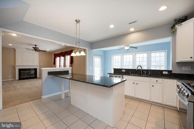 Building Photo - 311 Elmhurst Dr