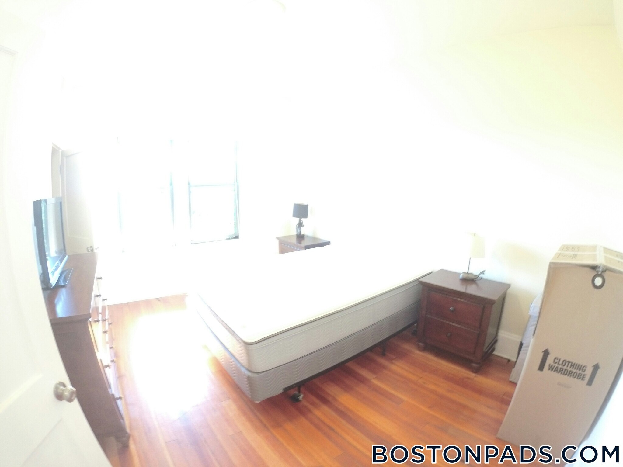 Building Photo - 1463 Beacon St