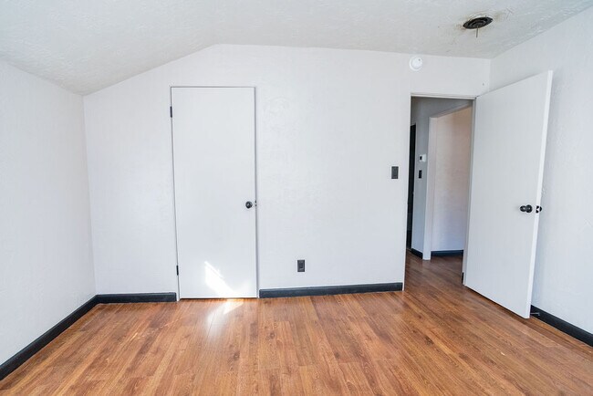 Building Photo - 1309 S Gary Dr