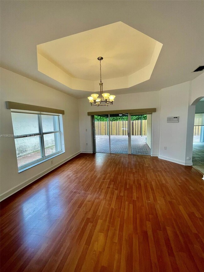 Building Photo - 5871 NW 112th Ct