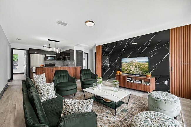 Building Photo - 2401 42nd St S