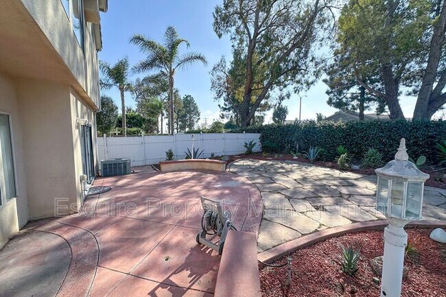 Building Photo - 93 Azusa Ave