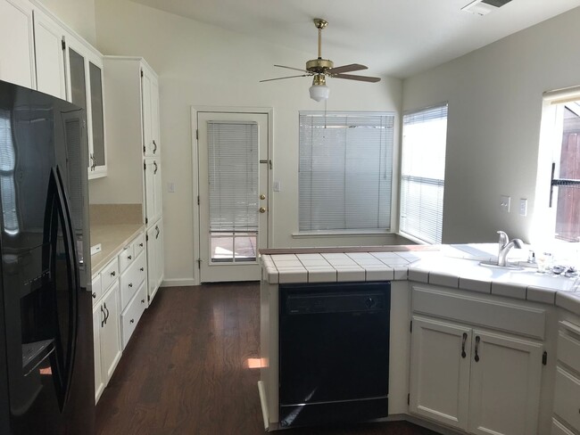 Building Photo - West Davis three bedroom available for Nov...