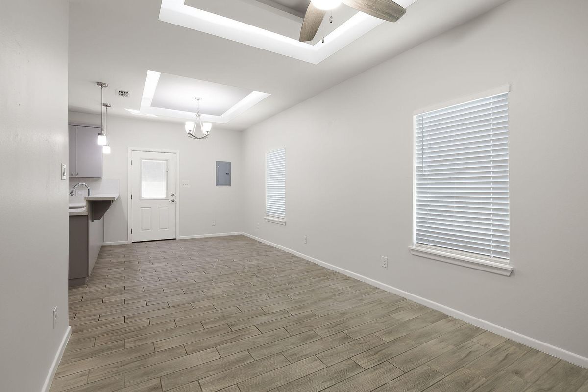 Building Photo - 4709 Magnolia Ave