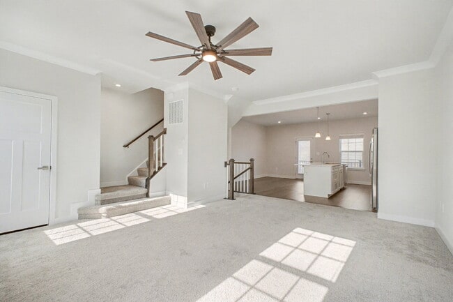 Building Photo - **Special Move-in Offer**  $500 off of the first month's rent.  Exceptional 3-Level Corner Unit T...