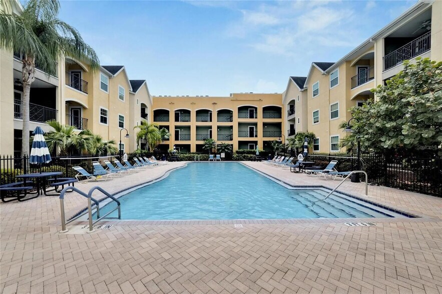 Building Photo - 2010 E Palm Ave
