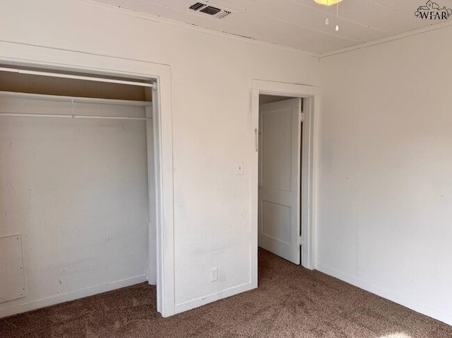 Building Photo - 2209 Talunar Ln