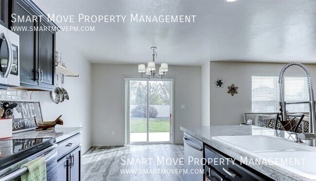 Building Photo - 5444 S Pepperridge Way