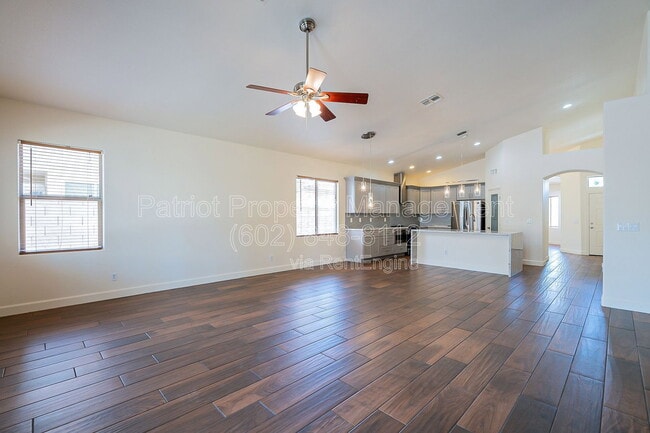 Building Photo - 3536 E San Pedro Ave