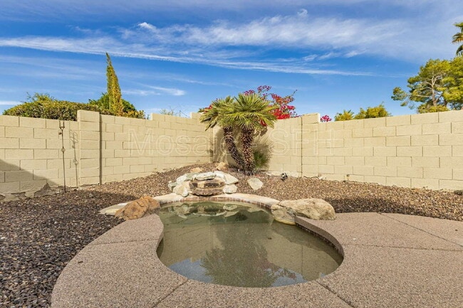 Building Photo - 2738 E Silverwood Dr