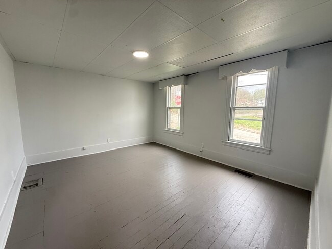 Building Photo - 307 Andrew St