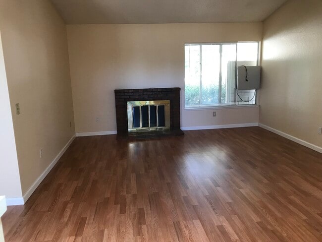 Building Photo - 24312 Dunlavy Ct