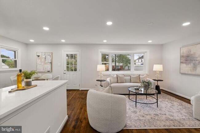 Building Photo - 2711 Groveton St