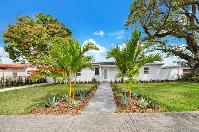 Building Photo - 7235 SW 39th St