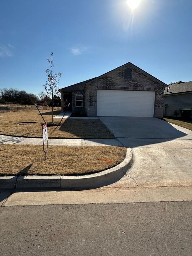 Building Photo - Don’t Miss Out — FREE Blackstone Grill When You Sign by 6/30! | Cozy 3-Bed, 2-Bath Home in Southb...