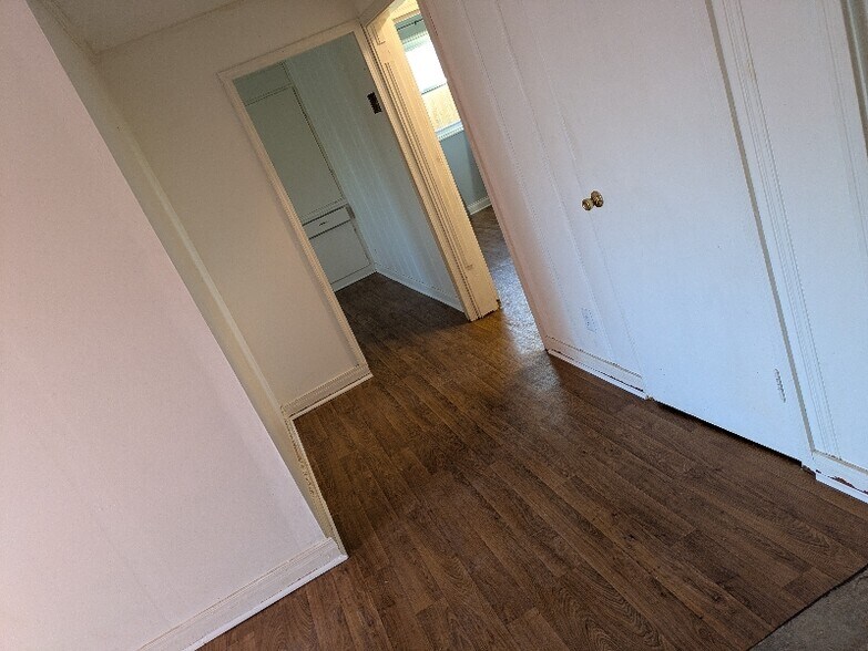 Building Photo - 217 Church St