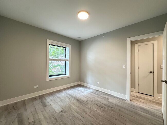 Building Photo - 1138 Oak Ave