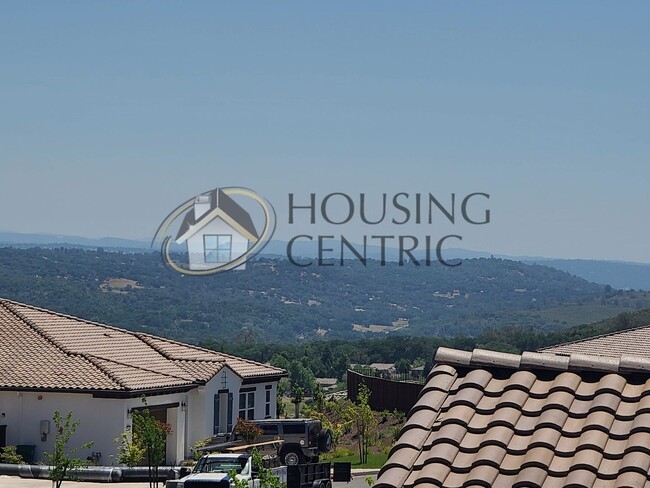 Building Photo - Luxurious Newer Construction Rental Home I...