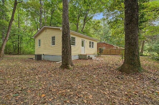 Building Photo - 7018 Old NC 86