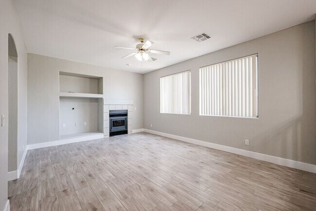 Building Photo - Beautiful 4 Bed 2000+ SFT property in Wind...
