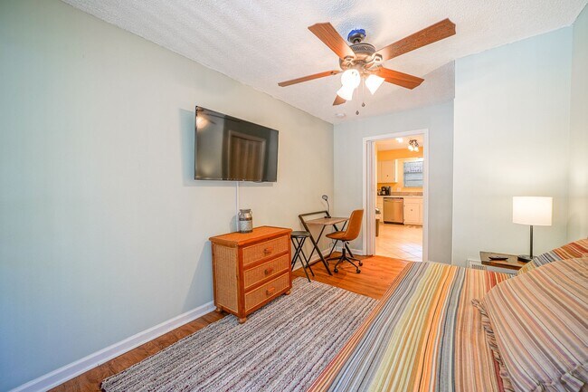 Building Photo - 125 Carl Dr