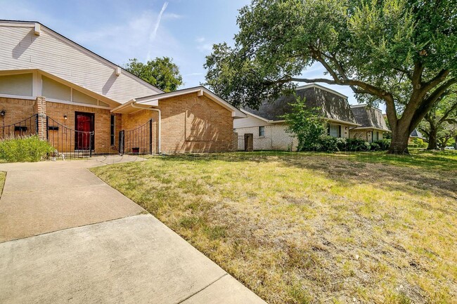 Building Photo - 13305 Southview Ln