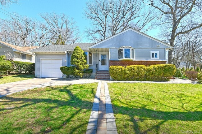 Building Photo - 110 Dix Hills Rd