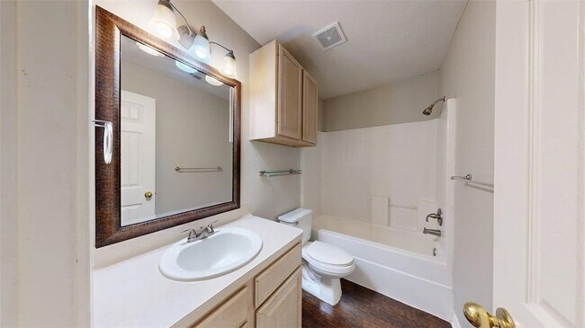 Building Photo - 1604 Park Pl