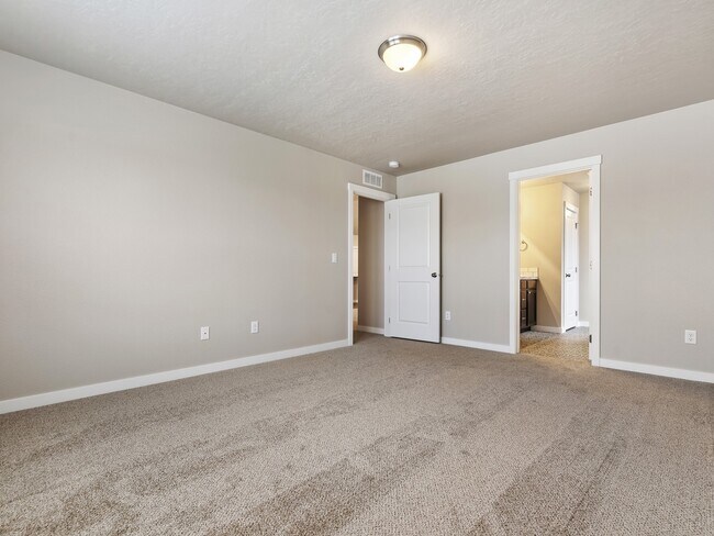 Building Photo - 7807 S Dewberry Way