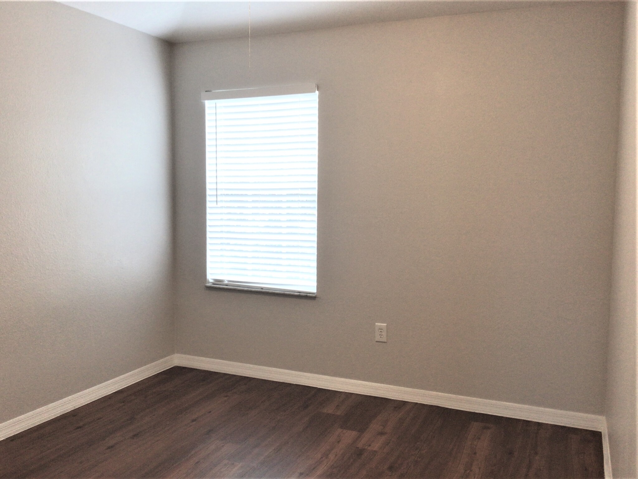 Building Photo - 9103 Crystal Commons Way
