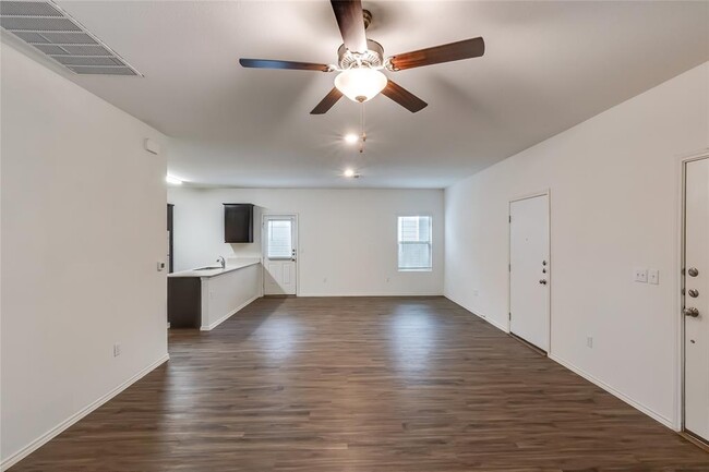 Building Photo - 7209 Spirit Hill Rd