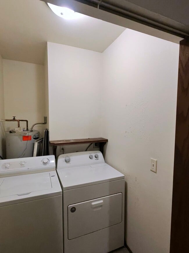 Building Photo - 934 S 13th St