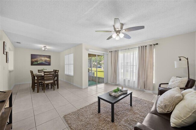 Building Photo - 2116 Cypress Bay Blvd