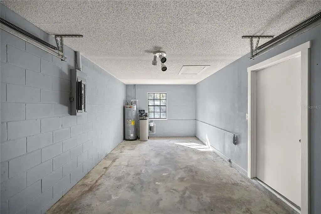 Building Photo - 78 Hemlock Dr