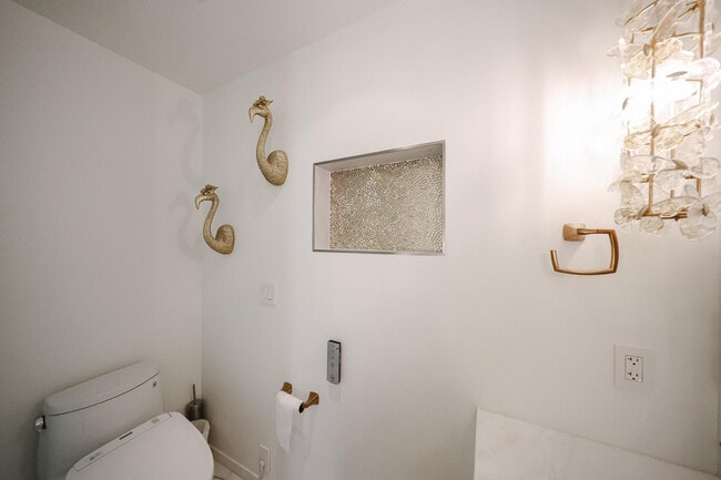 Building Photo - 7157 E Rancho Vista Dr