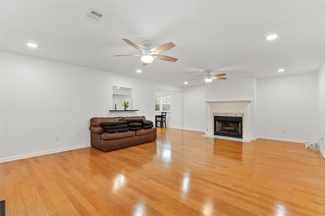 Building Photo - 4616 Bonnell Ave