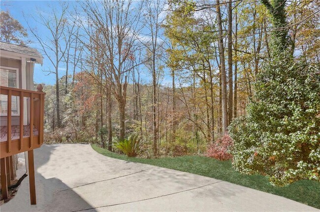 Building Photo - 3325 Kingfisher Dr