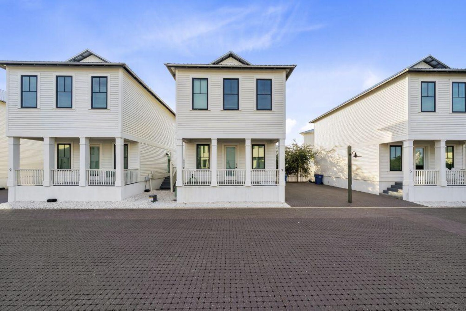 Building Photo - 7 W Gate