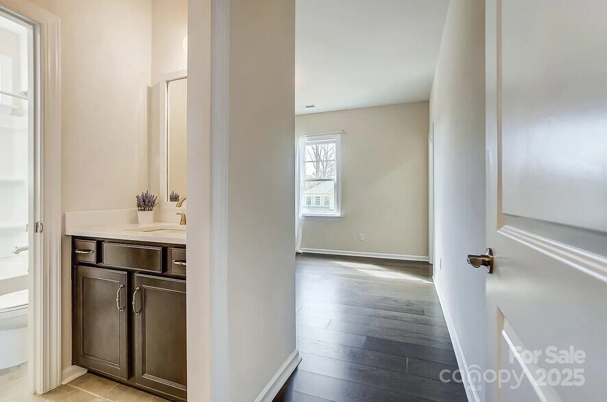 Building Photo - 11144 Limehurst Pl