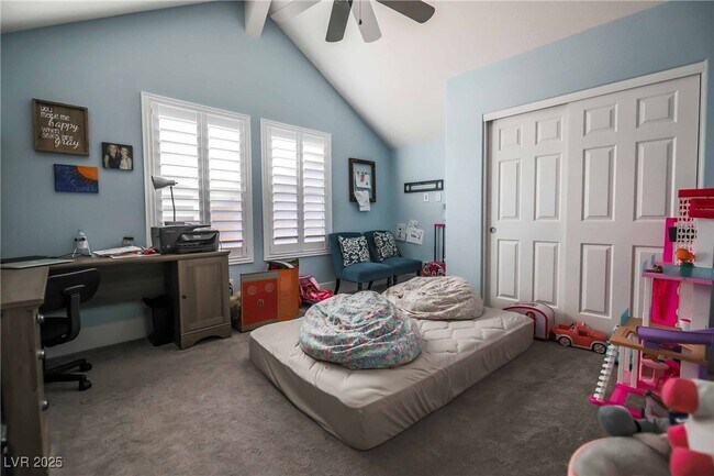 Building Photo - 780 Valley Rise Dr