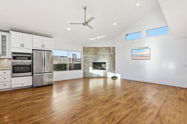 Building Photo - Fully Renovated Home in University City!