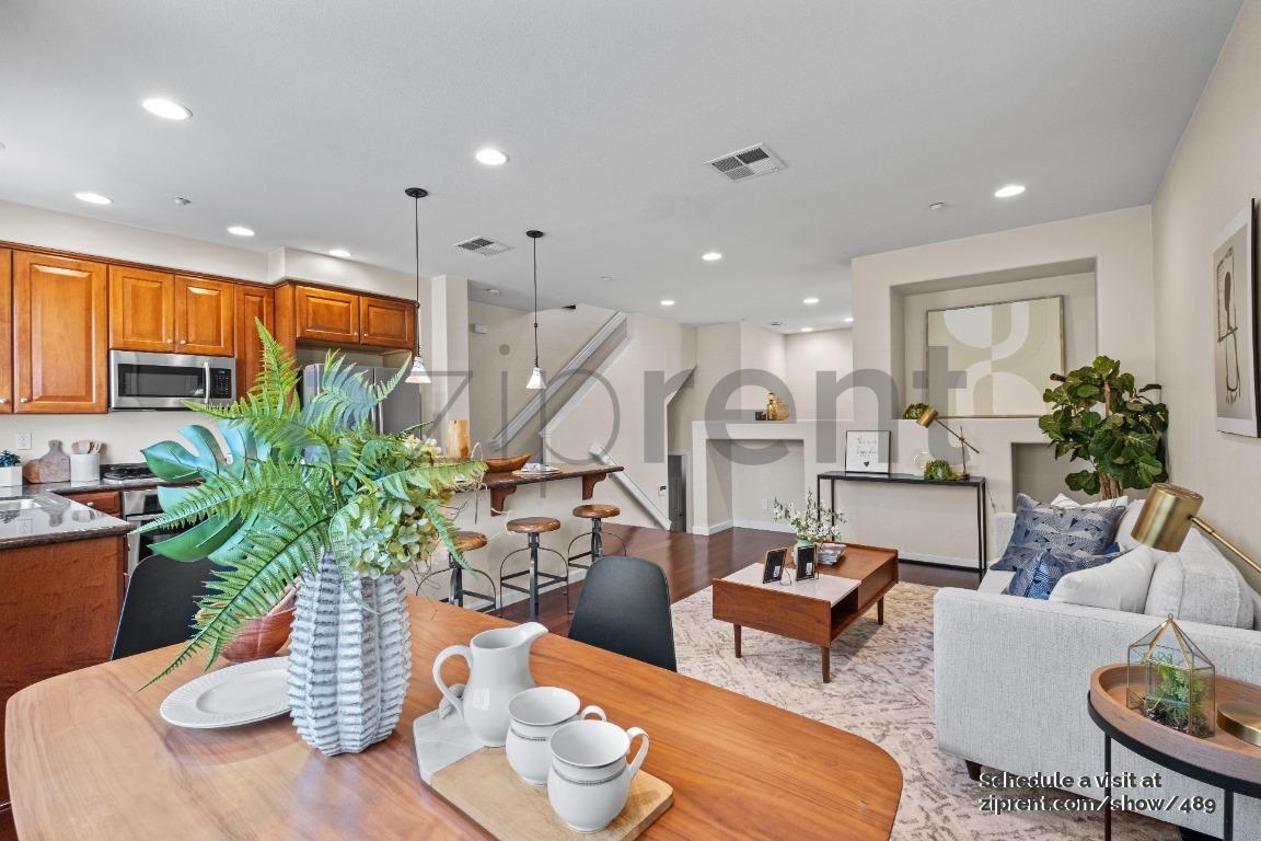 Building Photo - 1013 Carnelian Terrace