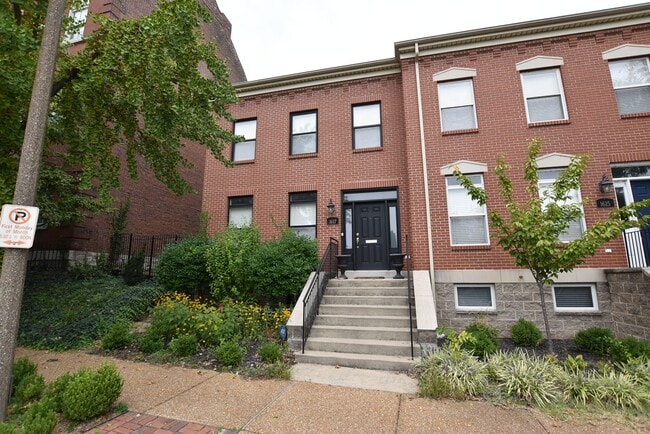 Building Photo - 6126 Washington Blvd Unit Apt 102