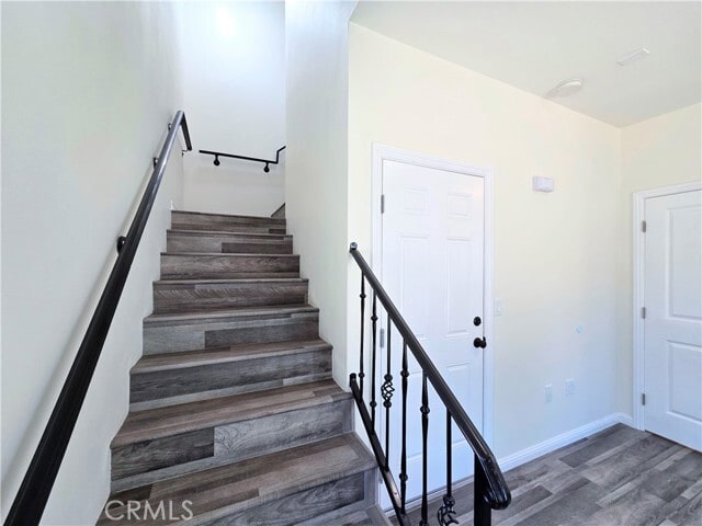 Building Photo - 4165 Country Club Dr