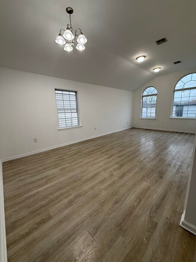 Building Photo - 36 Jewett Ave