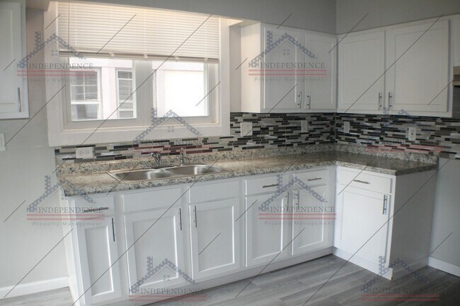 Building Photo - Illinois Estate: New Year, New Home: 50% O...