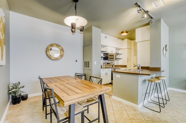 Building Photo - 1201 Grove Blvd