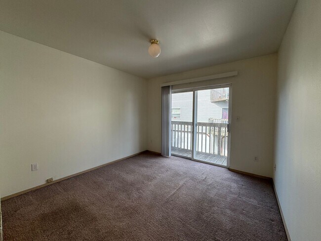 Building Photo - 1501 H St